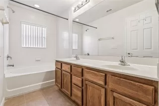 Photo #5: O6370160 Listing 