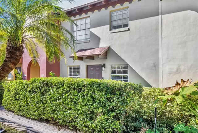 MLS: O6370353 Condo For Sale