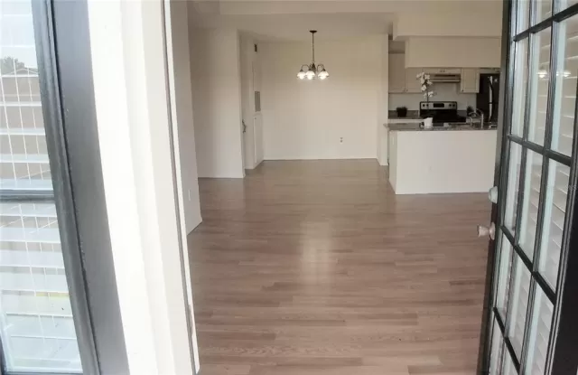 MLS: O6370699 Condo For Sale