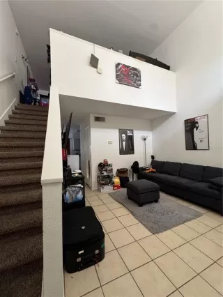 Photo #3: O6370800 Listing 