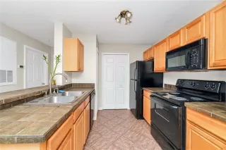 Photo #6: O6370819 Listing