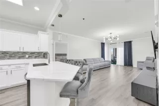 Photo #1: O6371159 Listing