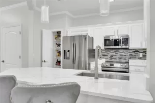 Photo #6: O6371159 Listing