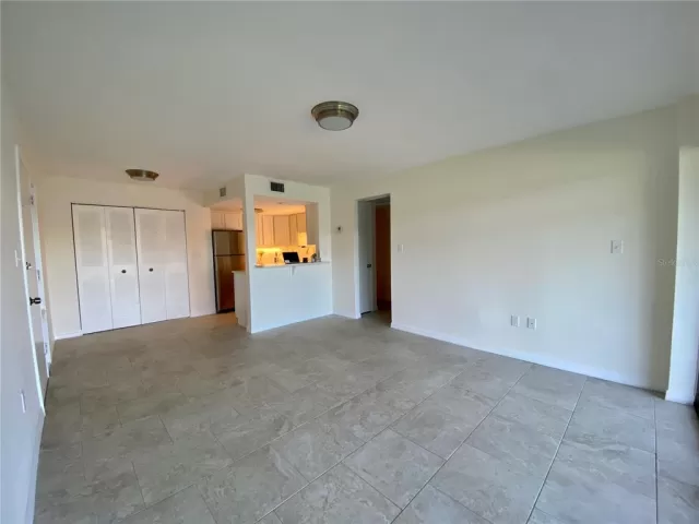 MLS: O6371354 Condo For Sale