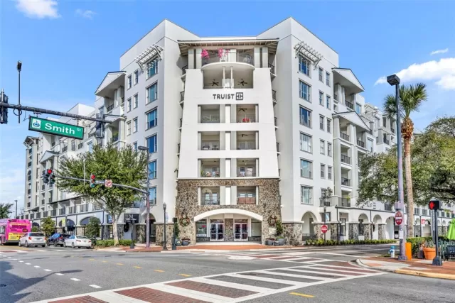 MLS: O6372031 Condo For Sale