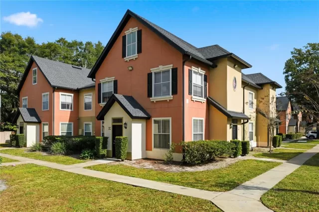 MLS: O6372032 Condo For Sale