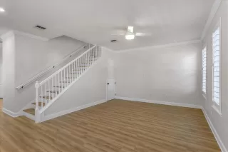 Photo #2: O6372055 Listing 