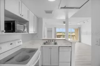 Photo #4: O6372390 Listing