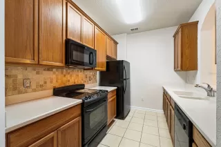 Photo #3: O6373045 Listing 