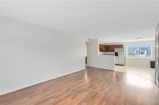 Photo #3: O6373401 Listing 