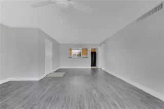 Photo #6: O6373700 Listing 