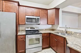 Photo #6: O6373887 Listing