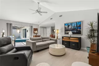 Photo #4: O6374207 Listing 