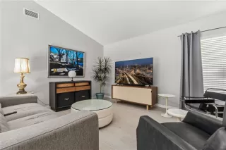 Photo #5: O6374207 Listing 