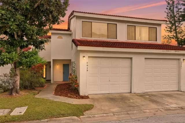 MLS: O6374213 Condo For Sale