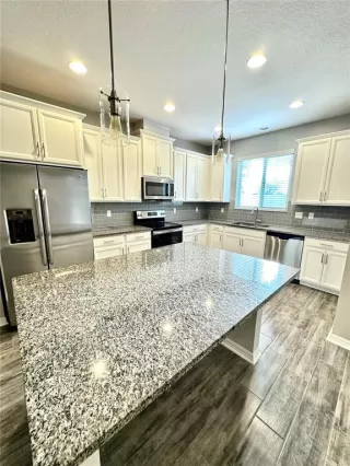 Photo #5: O6374864 Listing 