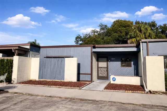 MLS: O6375086 Condo For Sale