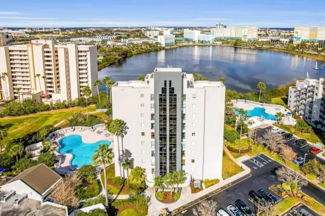 MLS: O6375165 Condo For Sale