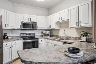 Photo #5: O6375230 Listing