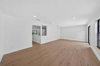 Photo #4: O6375260 Listing