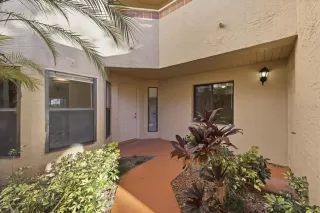 Photo #1: O6375535 Listing