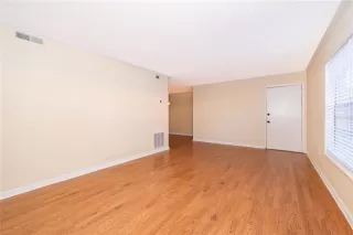 Photo #4: O6375647 Listing