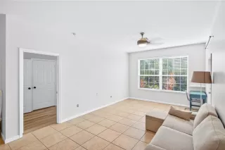 Photo #5: O6376083 Listing