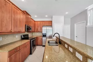 Photo #6: O6376147 Listing