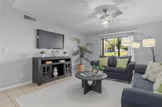 Photo #6: O6376163 Listing