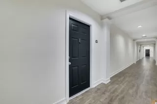 Photo #2: O6376306 Listing