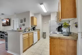 Photo #3: O6376306 Listing