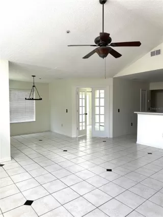 Photo #4: O6376408 Listing