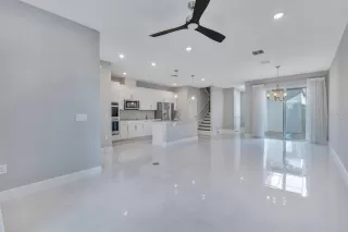 Photo #5: O6376589 Listing