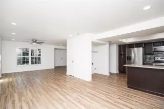 Photo #5: O6376682 Listing