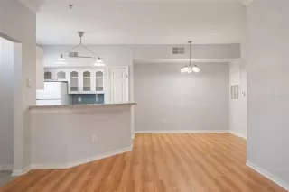 Photo #6: O6377349 Listing