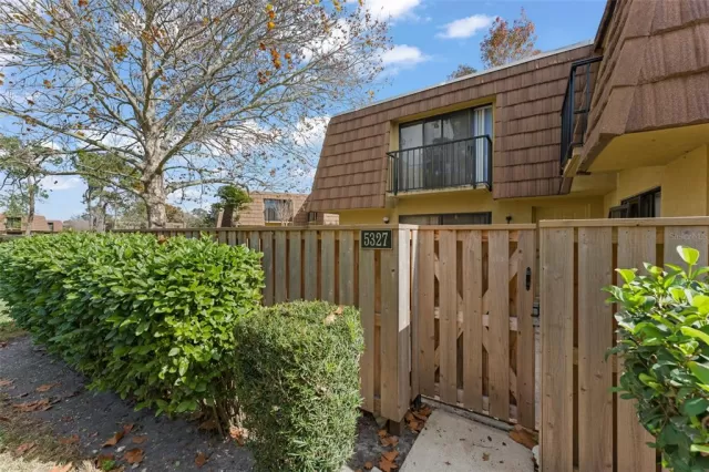 MLS: O6377381 Condo For Sale