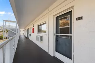 Photo #1: O6377453 Listing 