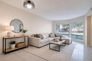 Photo #2: O6377832 Listing