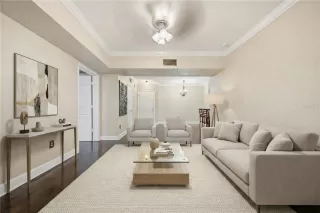 Photo #1: O6377952 Listing