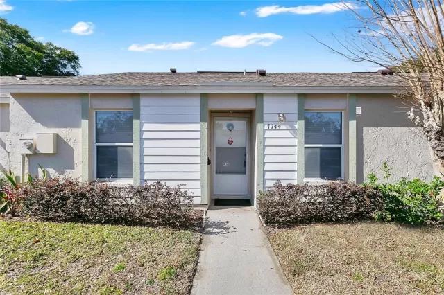 MLS: O6378405 Condo For Sale