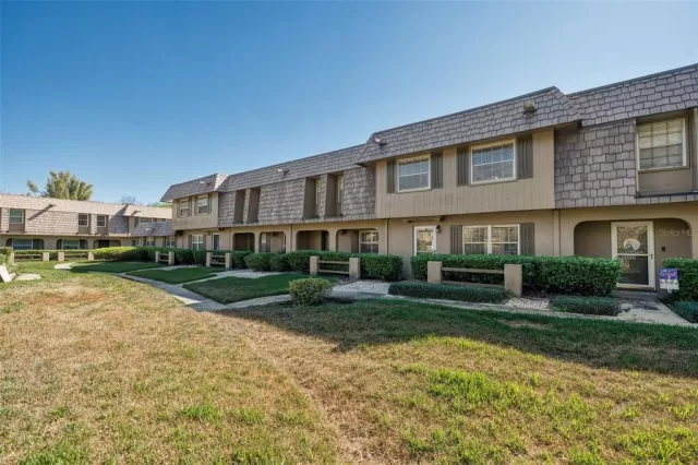 MLS: O6378415 Condo For Sale