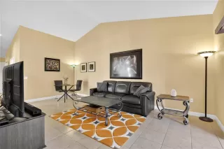 Photo #4: O6378576 Listing