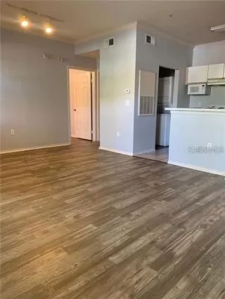 Photo #2: O6378871 Listing