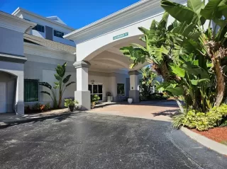 Photo #2: O6378878 Listing