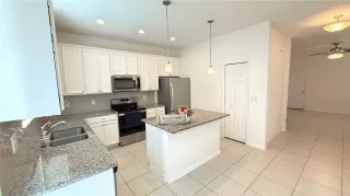 Photo #6: O6379048 Listing