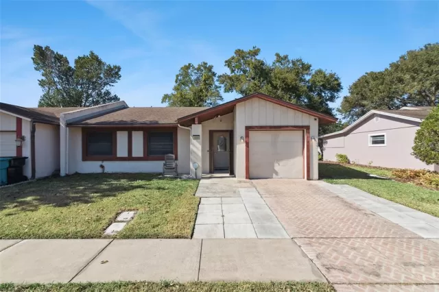 MLS: O6379226 Condo For Sale