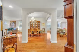 Photo #1: O6379699 Listing 