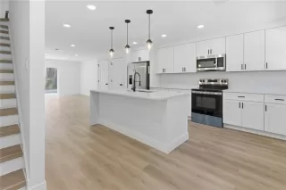 Photo #2: O6379751 Listing 