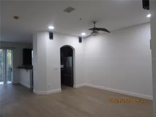 Photo #3: O6380004 Listing 