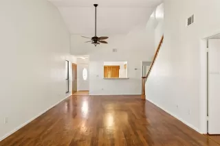 Photo #3: O6380341 Listing 